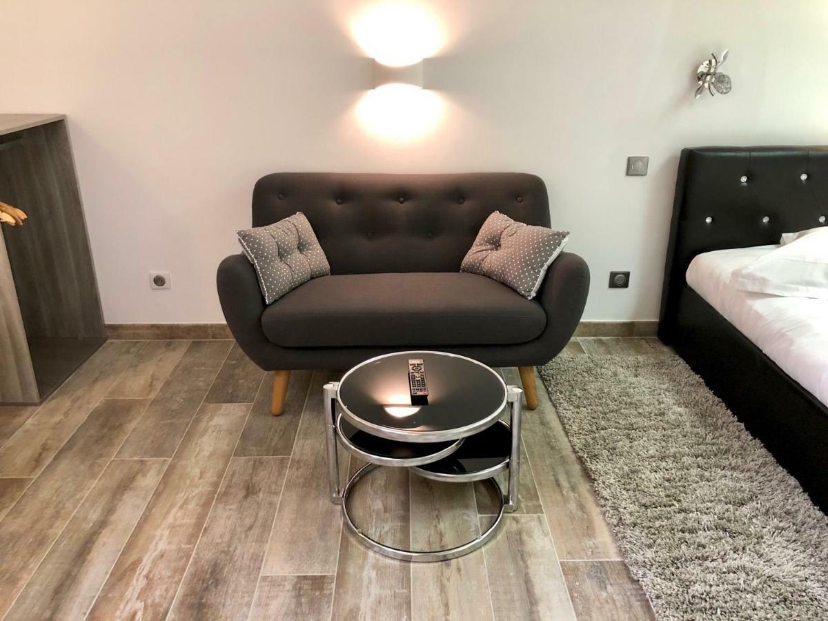 Little Plaza Appart'Hotel Lille Bagian luar foto